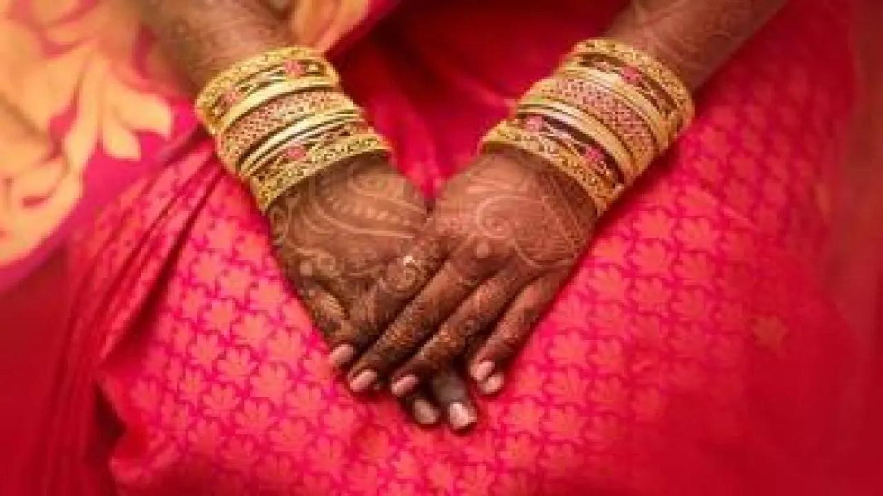 Watch video: Bride slaps groom during wedding ceremony in Uttar Pradesh